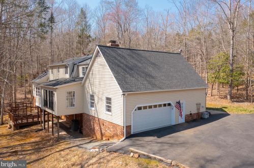 4471 Occoquan Overlook, Woodbridge VA  22192-6107 exterior