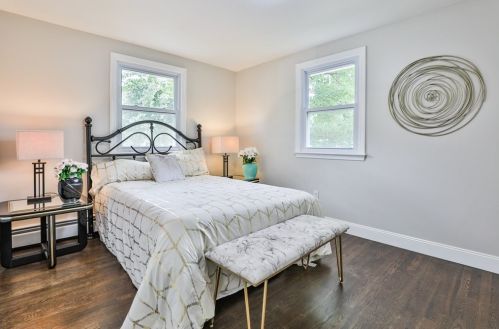 8 Justin Ave, Salem NH  03079-2319 exterior