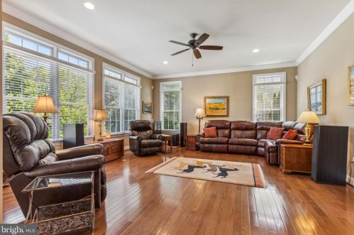 8373 Pedigrue Ct, Gainesville VA  20155-3240 exterior