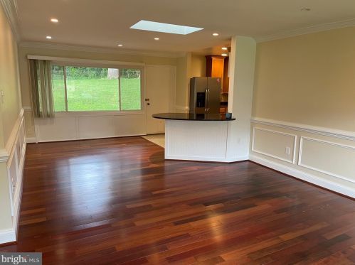 7406 Kelvin Pl, Springfield VA  22151-3109 exterior