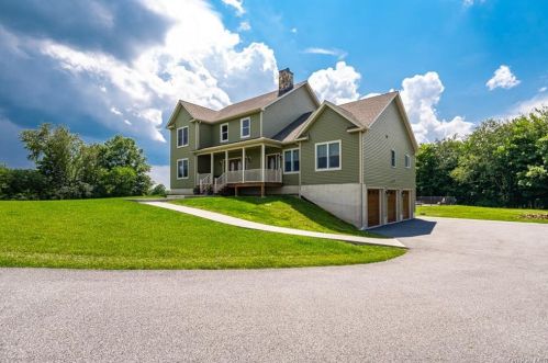 9 Farview Ln, Camp Bell Hall, NY 10916-3359
