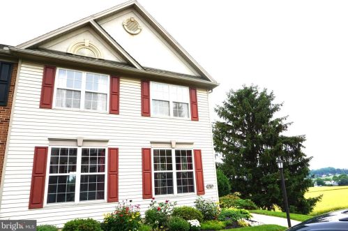 131 Kathryn Dr, Red Lion, PA 17356-8760