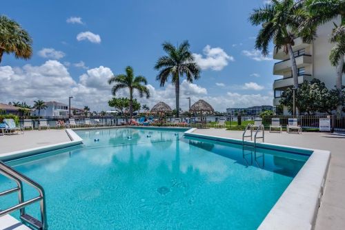 591 Seaview Ct, Marco Island, FL 34145-2604
