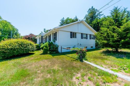 21 Greenfield St, Waterford CT  06385-3907 exterior