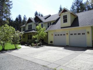 39417 12th Avenue Ct, Roy, WA 98580-9158