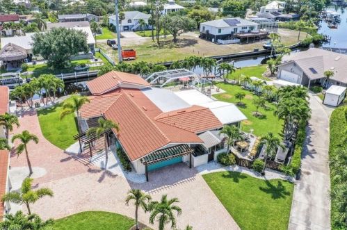 27111 Flossmoor Dr, Bonita Springs, FL 34135-4456