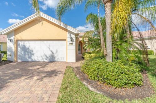 8705 Ferrara Ct, Naples, FL 34114-2718