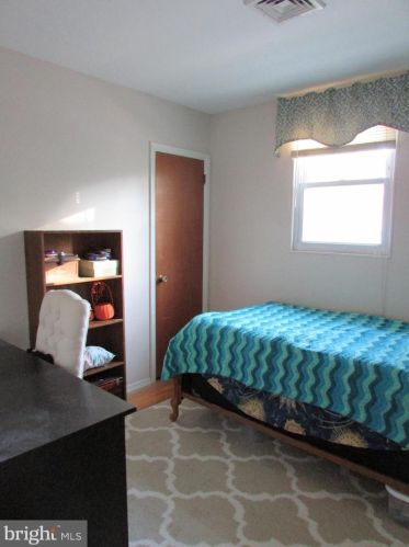 812 Pennbrook Ave, Lansdale PA  19446-3941 exterior