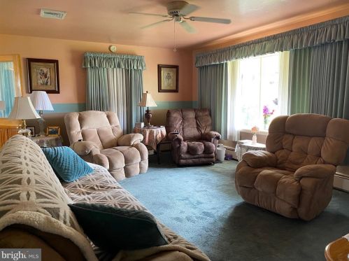 308 Donne Rd, Moselem, PA 19526-8109