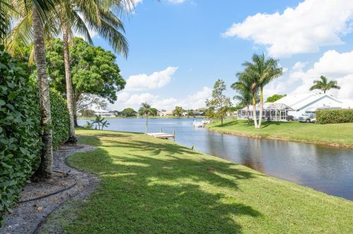 2022 Sunderland Ave, West Palm Beach FL  33414-7715 exterior