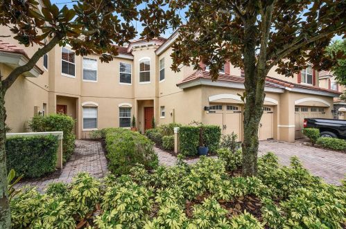 6758 Sorrento St, Orlando, FL 32819-5291