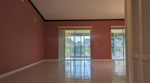 9745 Shadybrook Dr, Boynton Beach, FL 33437-3833