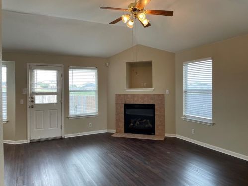 111 Goddard, Uhland, TX 78640-5483