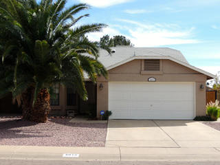 4013 Soft Wind Dr, Glendale, AZ 85310-4041