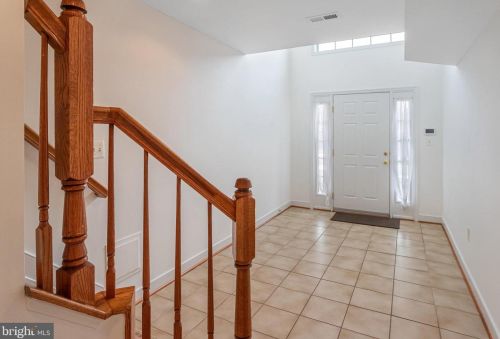 15435 Binder Ct, Woodbridge VA  22193-8511 exterior