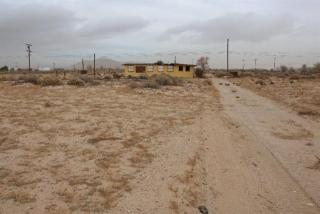 37807 Petra Rd, Hinkley, CA 92347-9654