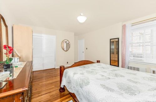 4380 Vireo Ave, Bronx NY  10470-2321 exterior