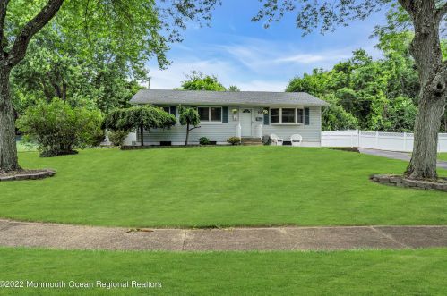 10 Trinity Pl, Jackson Twp NJ  08527-1822 exterior