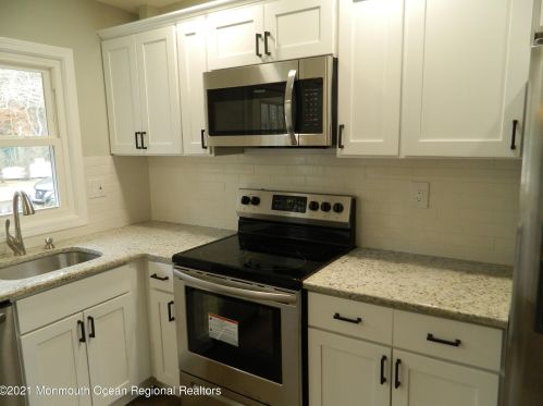 343 Canterbury Ct, Lakewood, NJ 08701-6696