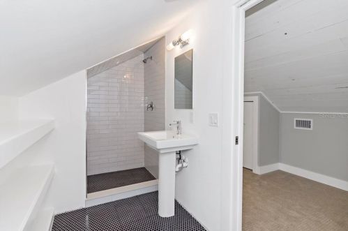 719 Livingston St, Orlando FL 32803-5737 exterior