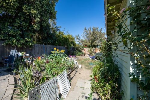 9 Ashley Ave, Woodland CA  95695-2509 exterior