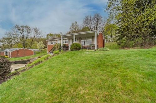 3264 Antler Dr, Gibsonia PA  15044-8437 exterior