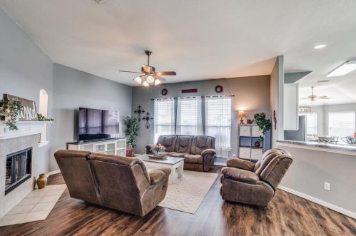 109 Toma Hawk Dr, Greenville TX 75402-2802 exterior