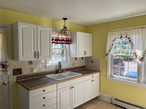 169 Clark Ln, Waterford, CT 06385-2120