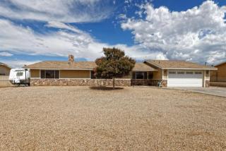 8975 Pecan Ave, Hesperia, CA 92345-6636