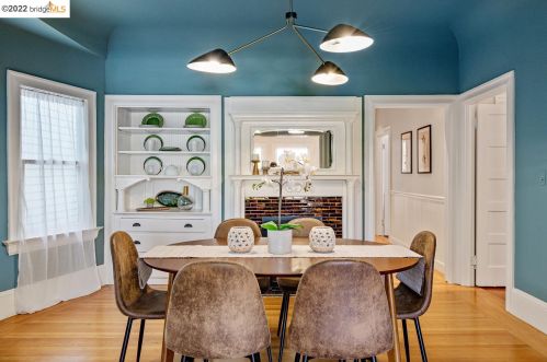 737 61st St, Oakland CA  94609-1207 exterior