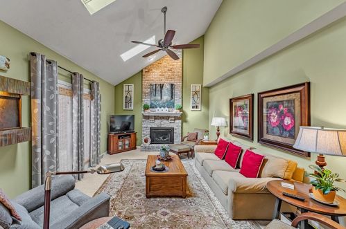 387 Martha Dr, Canonsburg, PA 15317-5217