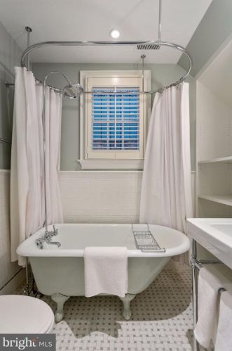 1312 33 St, Washington DC 20007-2819 exterior