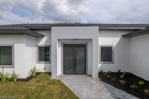 2113 14th Ave, Cape Coral, FL 33909-3404