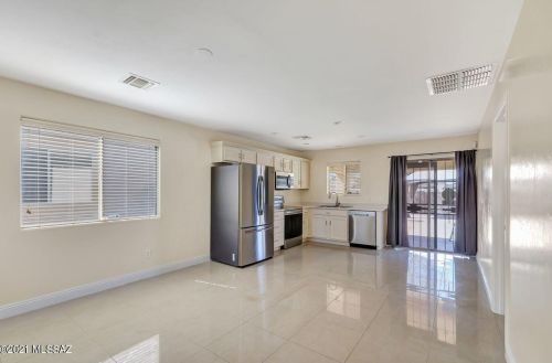 6216 High Hope Ln, Tucson, AZ 85706-8082