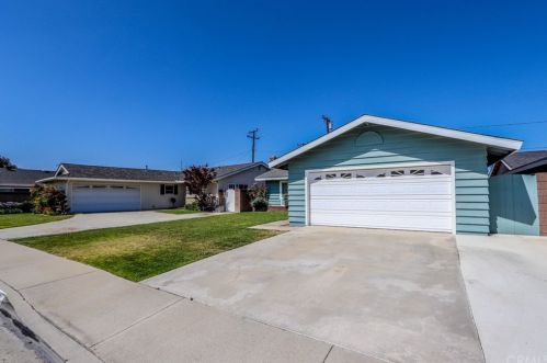 5503 Stevely Ave, Lakewood CA  90713-1745 exterior
