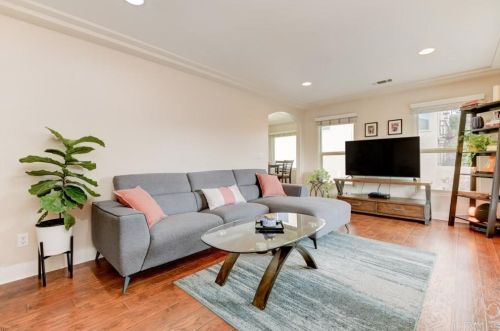 4550 60th St, San Diego, CA 92115-5416