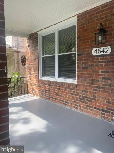 4542 43rd Pl, Washington, DC 20016-4556
