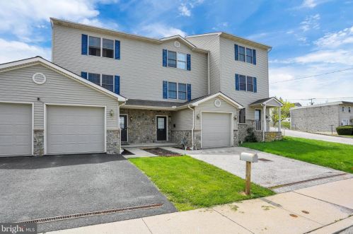 343 Atlantic Ave, Red Lion PA  17356-1509 exterior