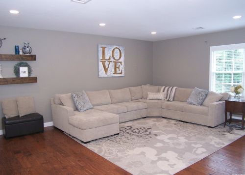 10 Ridgewood St, Elwood NY  11731-1614 exterior