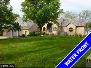 1203 Crest View Dr, Hudson WI  54016-9420 exterior