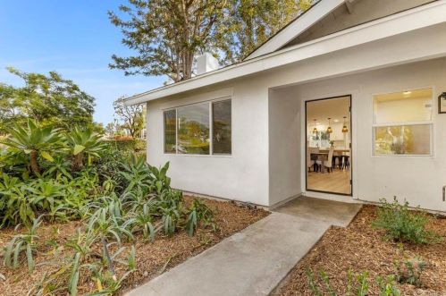2079 Park Dale Ln, Encinitas CA  92024-4325 exterior