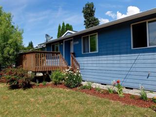 2109 34th St, Bellingham, WA 98229-6305