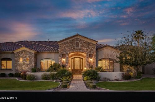 2796 Carob Dr, Chandler, AZ 85286-2736