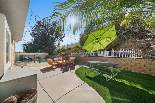 32924 Charmes Ct, Temecula CA  92592-9603 exterior