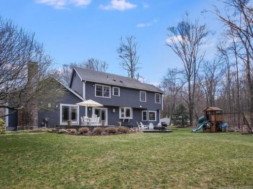 93 Chapman Dr, Glastonbury, CT 06033-2729