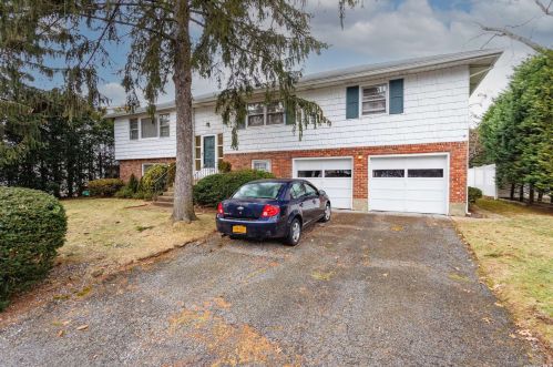 1935 Decatur Ave, North Bellmore, NY 11710-1507