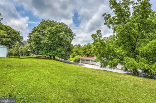 210 Hoernerstown Rd, Hummelstown PA  17036-9503 exterior