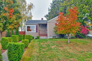 1010 Marine View Dr, Everett, WA 98201-1557