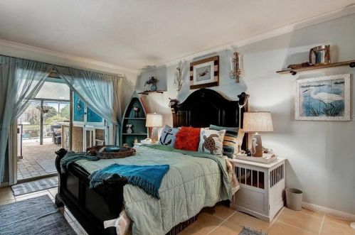 4046 Floramar Ter, New Port Richey FL 34652-3167 exterior