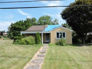 134 Magnolia Dr, Glenshaw, PA 15116-2704